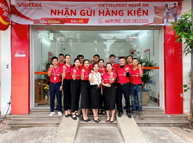 Ảnh: Viettel Post Nghệ An thu hút khách hàng bằng nâng cao chất lượng phục vụ