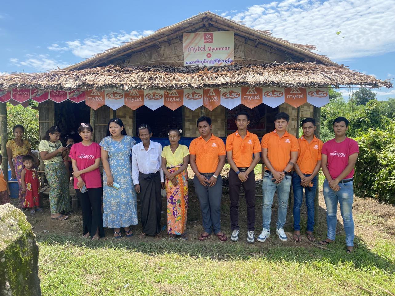Chương trình Empower My Myanmar của Mytel hỗ trợ những gia đình khó khăn.