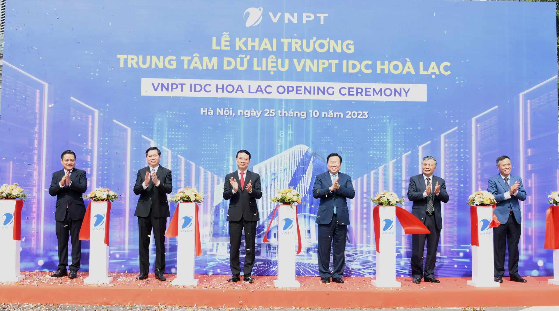 Lễ Khai trương VNPT) chính thức khai trương Trung tâm dữ liệu (IDC) thứ 8 tại Khu Công nghệ cao Hòa Lạc. Đây là IDC có quy mô lớn nhất tại Việt Nam, được VNPT đầu tư các công nghệ hiện đại nhất, đáp ứng đầy đủ các tiêu chuẩn kỹ thuật quốc tế. 
