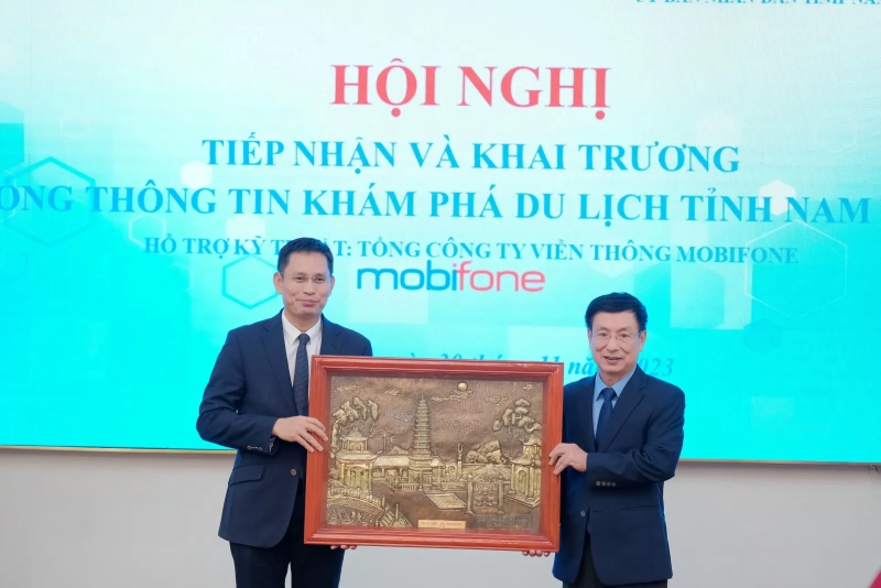 Đại diện MobiFone đồng hành cùng tỉnh Nam Định trong chuyển đổi số ngành du lịch.