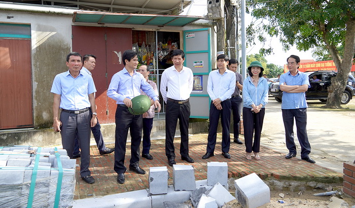 Phó chủ tịch UBND tỉnh Quảng Bình Hồ An Phong cùng đại diện các sở, ban ngành, địa phương liên quan kiểm tra tiến độ Dự án Khu lưu niệm Đại tướng Võ Nguyên Giáp.