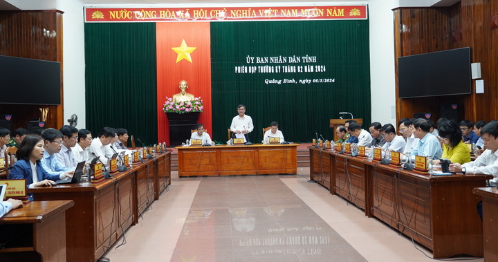 Cuộc họp có sự tham gia của lãnh đạo các sở, ban, ngành, địa phương trong tỉnh Quảng Bình