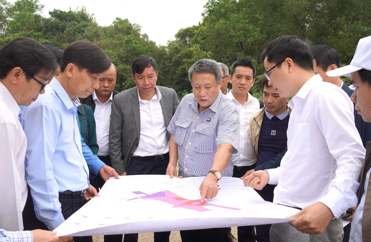 Phó chủ tịch Thường trực UBND tỉnh Quảng Trị Hà Sỹ Đồng đã đi kiểm tra tiến độ thực hiện Dự án đầu tư xây dựng và kinh doanh kết cấu hạ tầng Khu công nghiệp Tây Bắc Hồ Xá