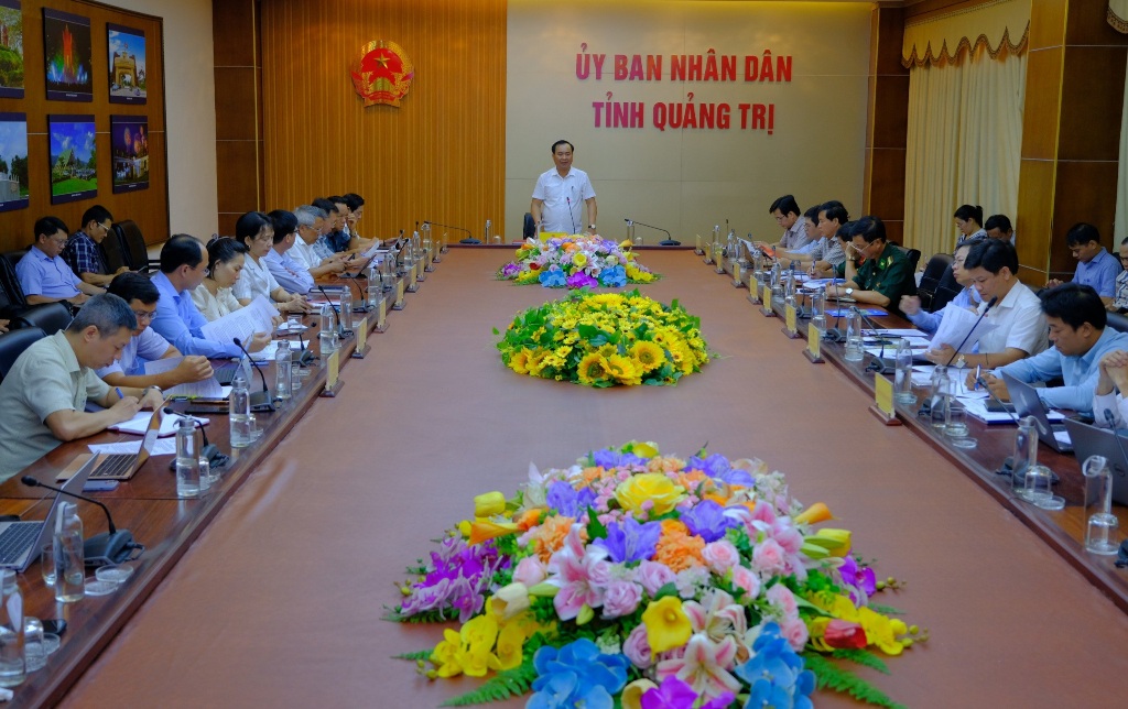 Chủ tịch UBND tỉnh Quảng Trị Võ Văn Hưng chủ trì cuộc họp 