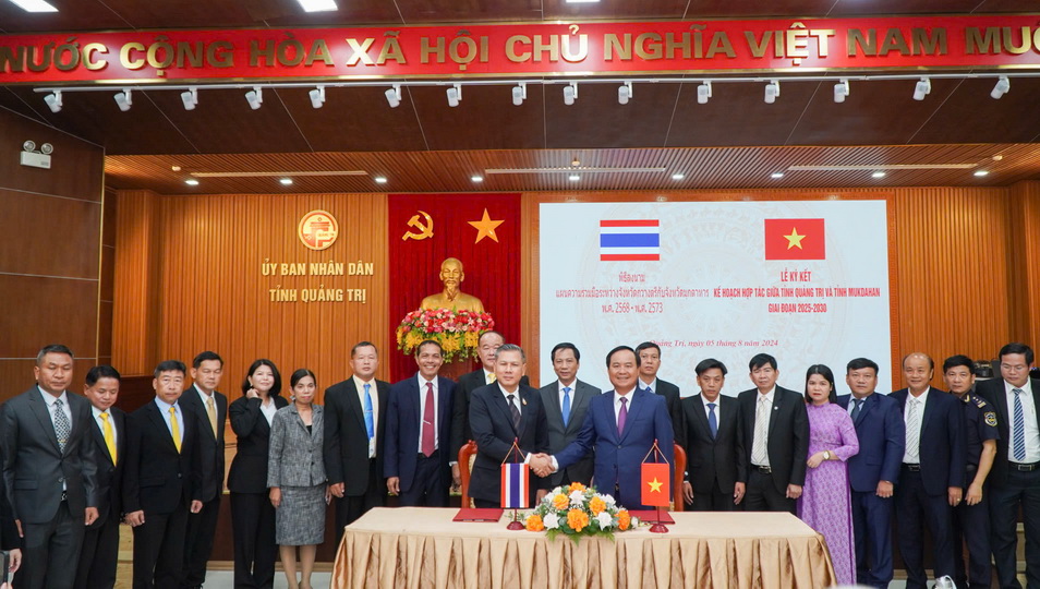 Lãnh đạo hai tỉnh Quảng Trị - Mukdahan ký kết Kế hoạch hợp tác giai đoạn 2025-2030