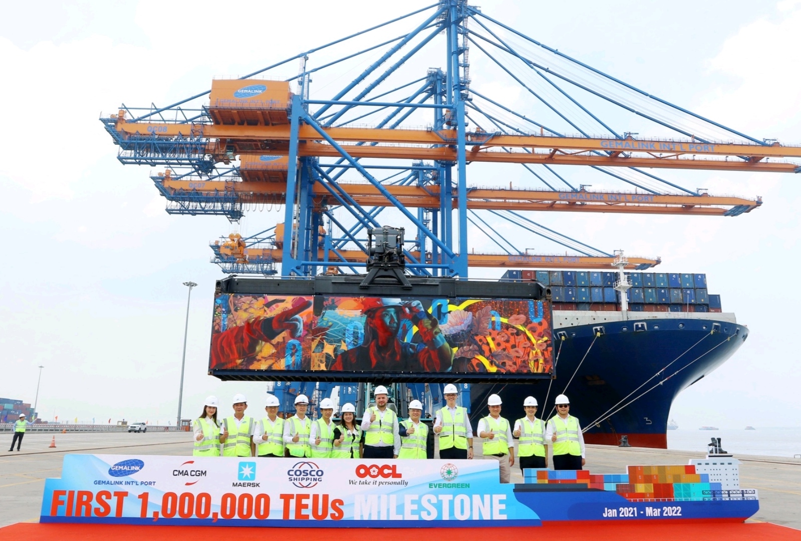 Cảng Gemalink đánh dấu 1 triệu TEU container sau một năm hoạt động. Ảnh: Lê Toàn)