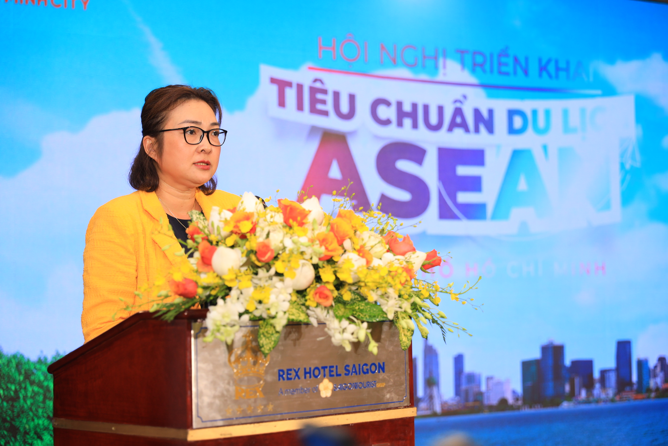 Bà Bùi Thị Ngọc Hiếu, Phó giám đốc Sở Du lịch TP.HCM chia sẻ tại hội nghị.