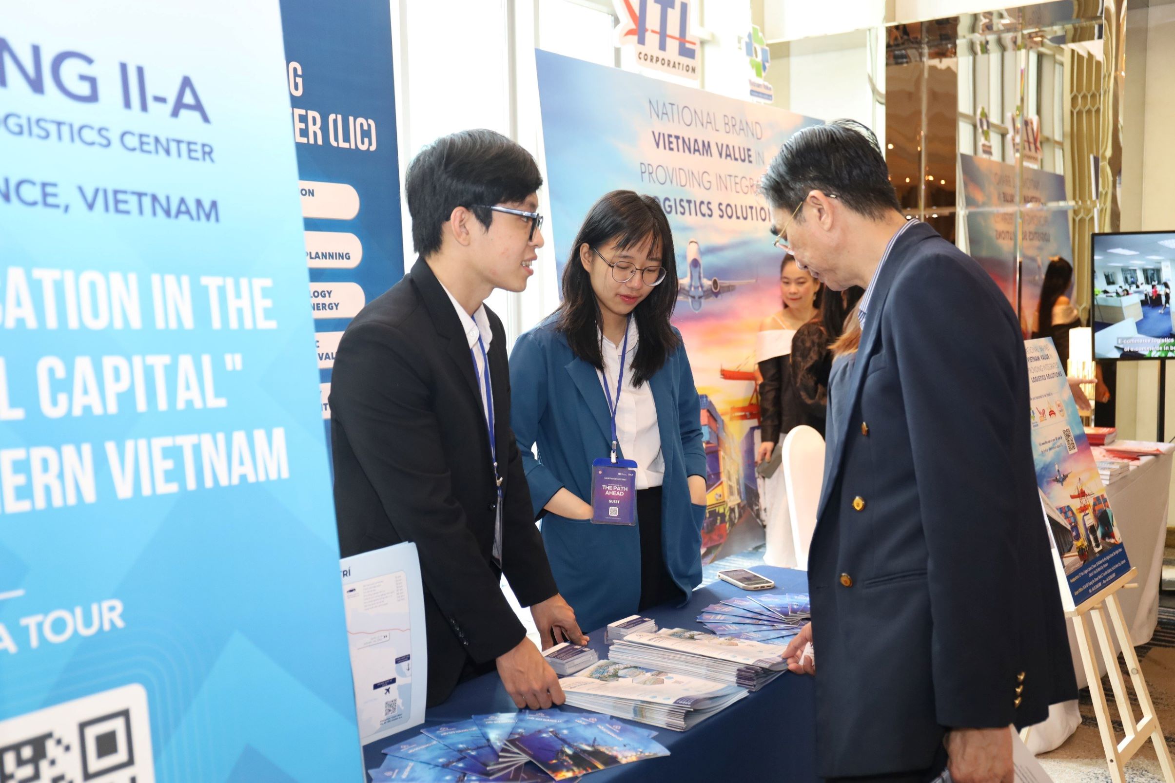Hội nghị Logistics 2023 với chủ đề “Logistics Việt Nam - Con đường phía trước” do Báo Đầu tư và Công ty SLP Vietnam phối hợp tổ chức đang diễn ra tại TP.HCM vào sáng 5/10.