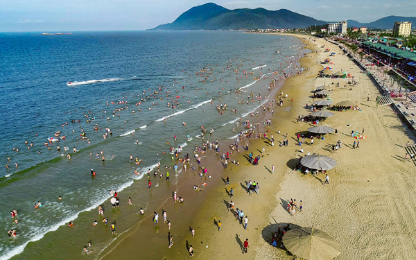 Lễ khai trương mùa du lịch biển năm 2023 nhằm kích cầu ngành du lịch, lan tỏa vẻ đẹp của Hà Tĩnh đến với du khách thập phương
