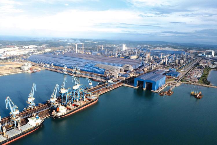 Khu kinh tế Dung Quất - Quảng Ngãi được xem là đầu tàu kinh tế tại miền Trung