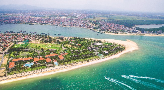 Bán đảo Bảo Ninh thuộc Tp Đồng Hới, có tổng diện tích 1.600 ha, hiện đang là điểm đến đầu tư của nhiều thương hiệu nổi tiếng.