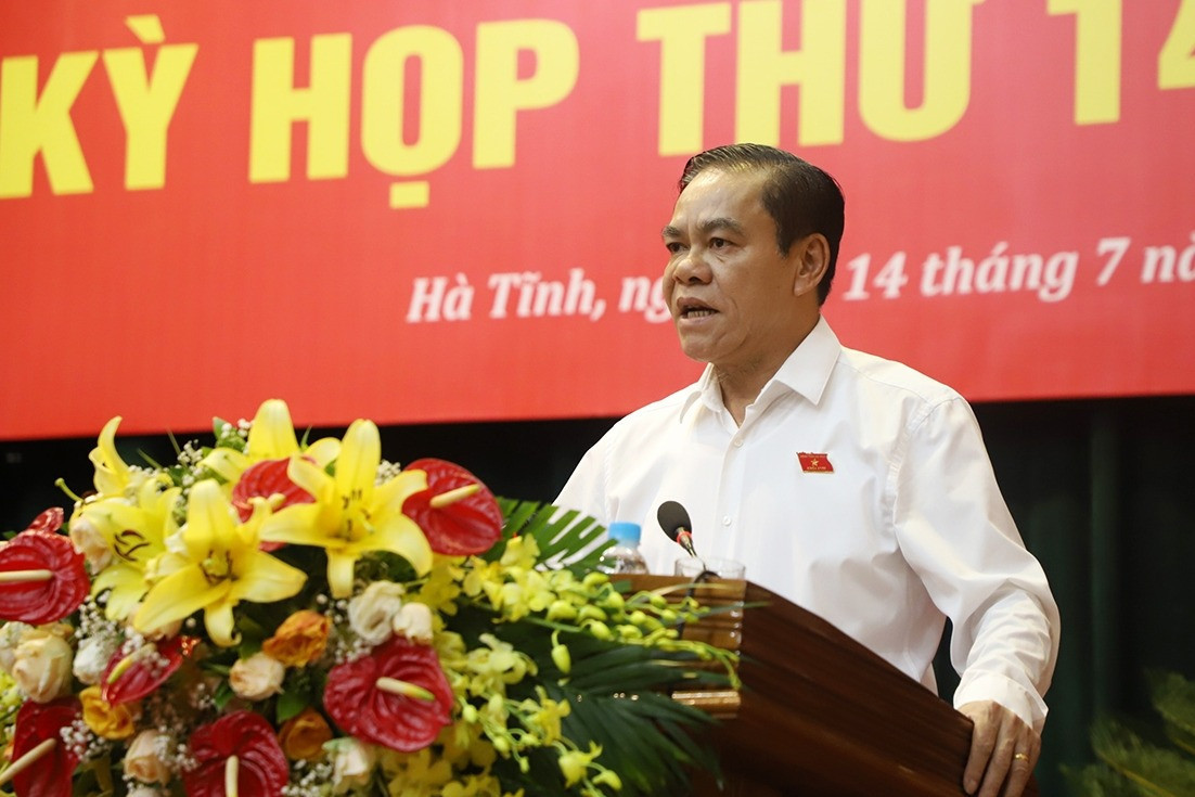 Chủ tịch Hà Tĩnh phát biểu trả lời chất vấn liên quan đến vướng mắc tới mỏ sắt Thạch Khê