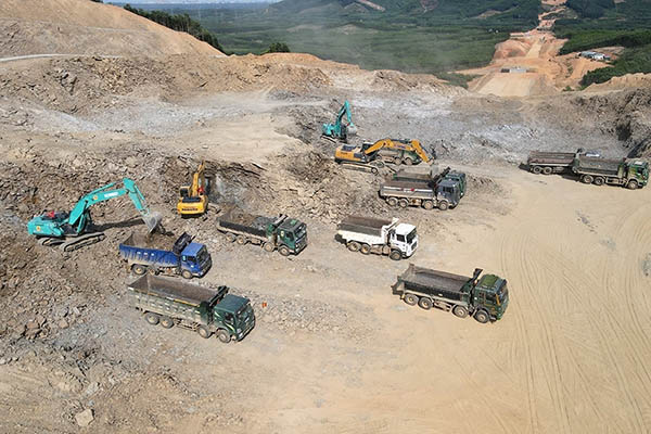 Hà Tĩnh vừa phê duyệt 11 mỏ vật liệu xây dựng phục vụ cao tốc Bắc Nam