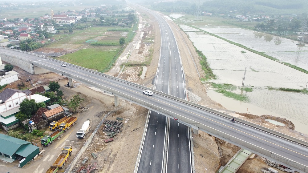 Dự án Cao tốc Bắc Nam cắt QL48 tại Huyện Diễn Châu, ảnh Thanh Chung