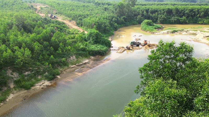 Công trường cát sỏi lậu của “TT123” nhìn từ trên cao (Ảnh chụp ngày 8/5/2023) - Ảnh: Lê Nguyễn