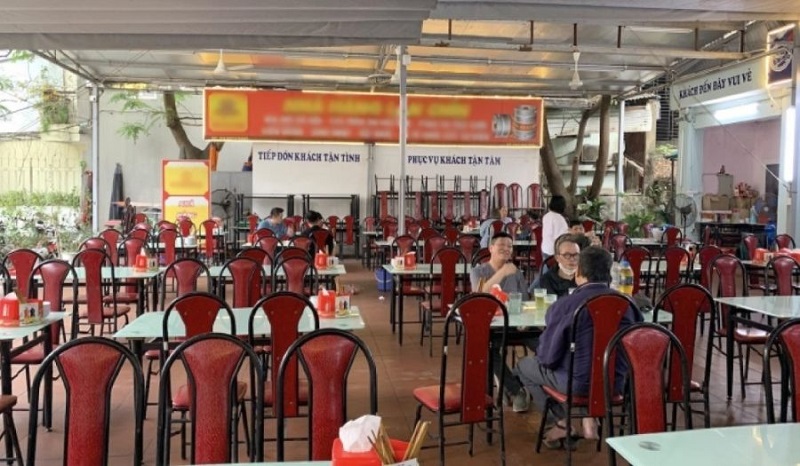 Ông Nguyễn Văn Trừ, Phó giám đốc Sở Công thương Đà Nẵng cho biết, hiện nay, các nhà hàng có bán rượu, bia trên địa bàn thành phố có sự sụt giảm về doanh thu rất lớn.