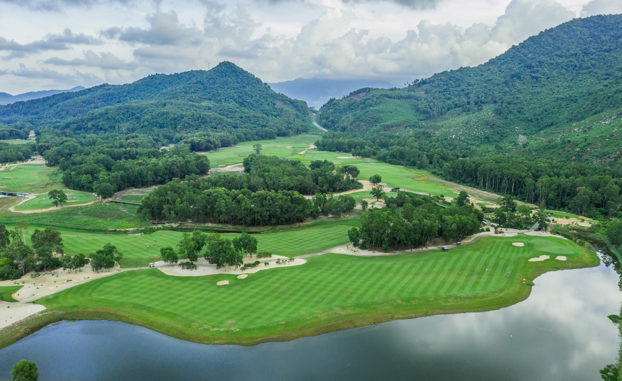 Huế sắp có thêm sân golf 18 lỗ tại biển Lộc Bình - Ảnh minh hoạ 