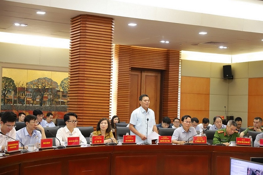Ông Nguyễn Văn Tùng, Chủ tịch UBND thành phố Hải Phòng phát biểu tại buổi làm việc.