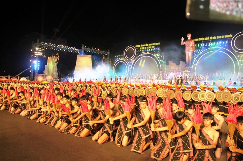 Quang cảnh lễ khai mạc Festival Văn hóa Cồng chiêng Tây Nguyên tại Gia Lai