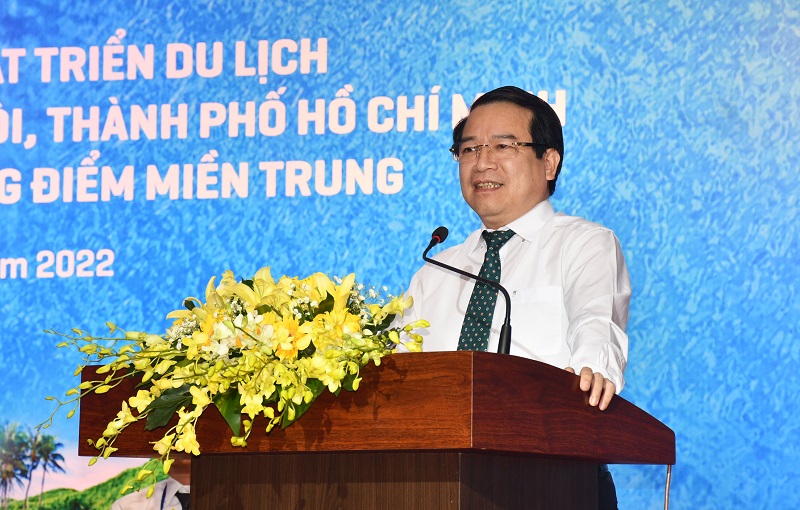 Phó Tổng cục trưởng Tổng cục Du lịch Hà Văn Siêu phát biểu tại hội nghị.