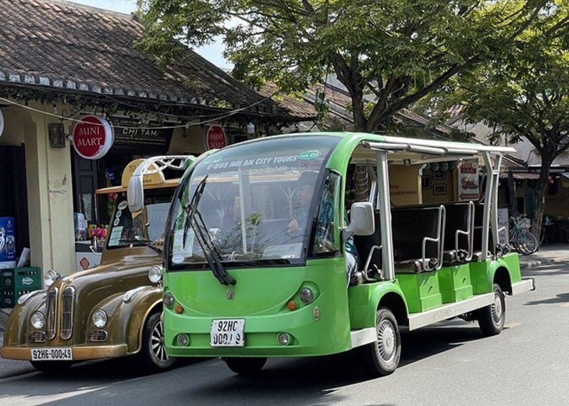 Năm 2019, thực hiện chủ trương của Thủ tướng và Bộ GTVT, Sở GTVT tỉnh Quảng Nam thí điểm vận chuyển hành khách du lịch bằng xe điện 4 bánh trên địa bàn TP Hội An.