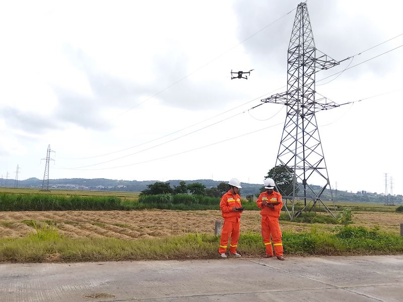 Truyền tải điện Phú Yên đang sử dụng UAV kiểm tra tuyến đường dây 220kV Tuy Hòa - Quy Nhơn