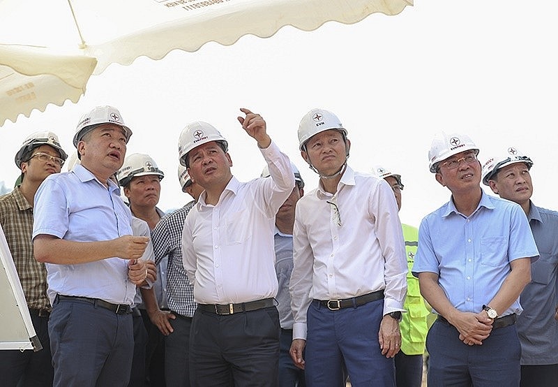 Bộ trưởng Bộ Công thương Nguyễn Hồng Diên đã đi thực tế công trình Nhà máy thuỷ điện Hoà Bình mở rộng ngày 28/7/2022