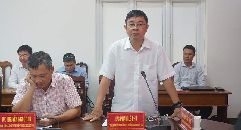 Ông Phạm Lê Phú, Tổng giám đốc EVNNPT trao đổi tại buổi làm việc 