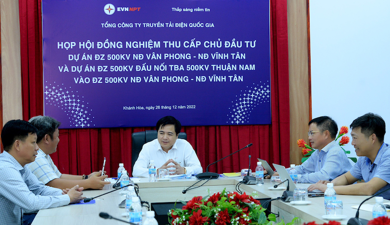 Phó Tổng giám đốc EVNNPT – Trương Hữu Thành – Chủ tịch Hội đồng nghiệm thu cấp chủ đầu tư chủ trì họp nghiệm thu hoàn thành Dự án, ngày 26/12/2022.
