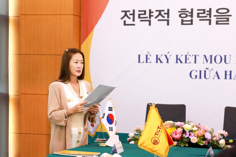 Bà Kim Ju Won, Phó chủ tịch DB Group phát biểu tại lễ ký kết hợp tác chiến lược