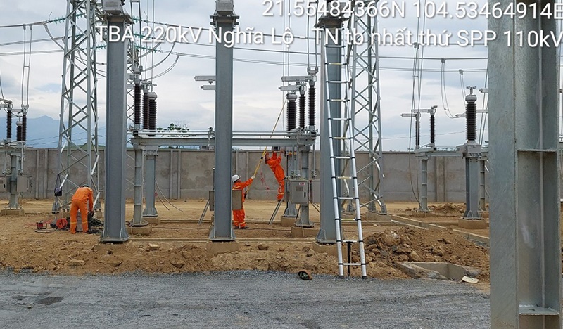Lắp đặt thiết bị tại Trạm biến áp 220 kV Nghĩa Lộ