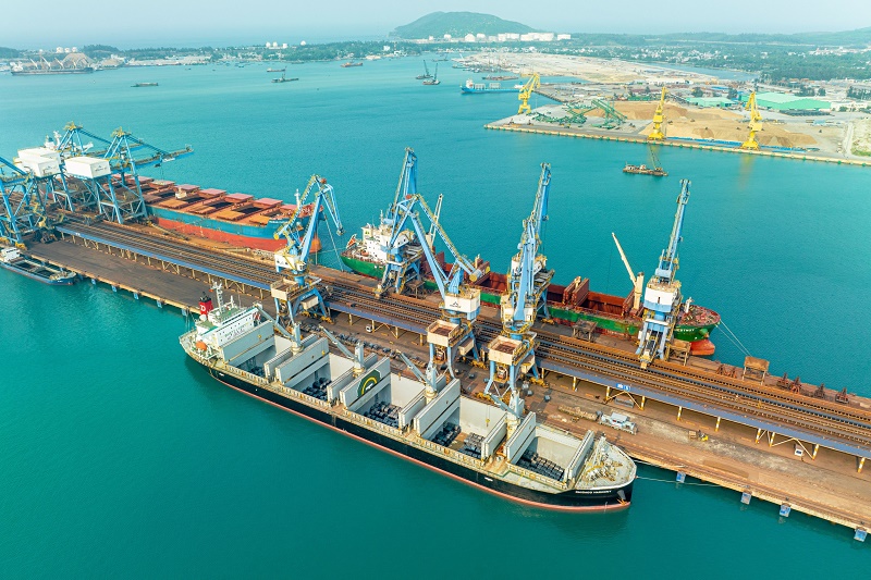Xuất khẩu HRC tại cảng Hòa Phát Dung Quất 