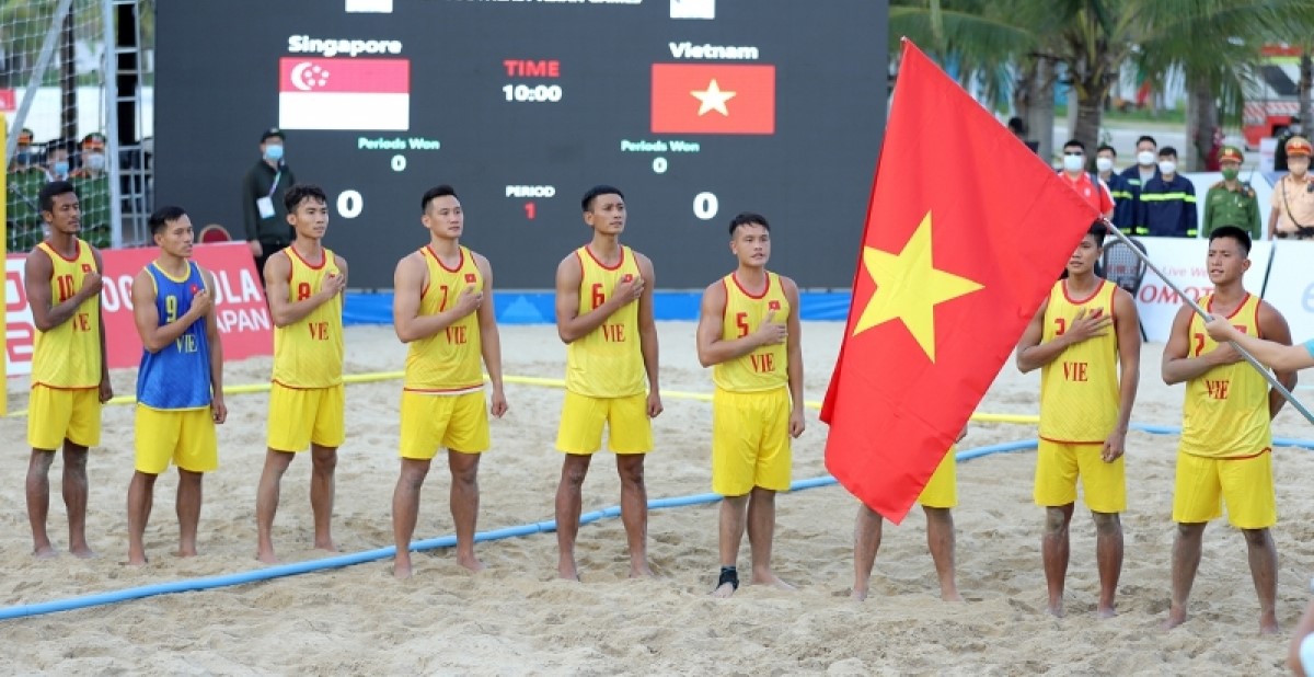 Tại Quảng Ninh, bóng ném bãi biển nam là môn thi đấu đầu tiên trong khuôn khổ SEA Games 31. Ảnh: Trường Giang