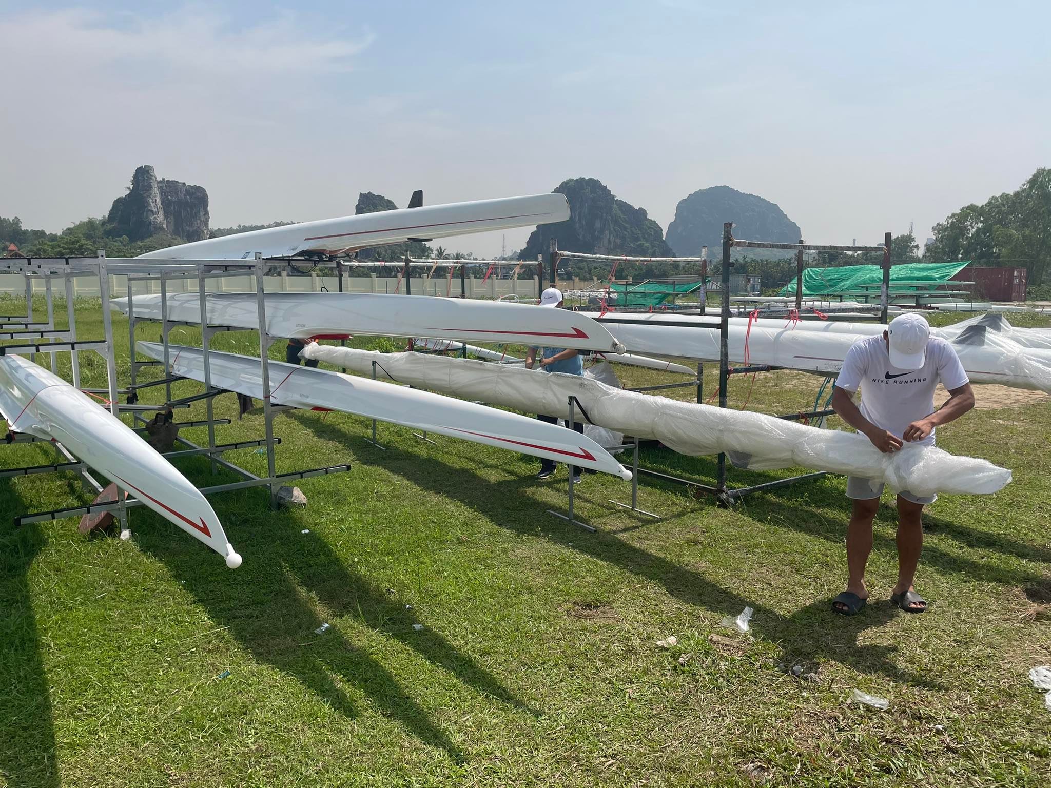 Vận động viên Rowing và Canoeing Việt Nam chuẩn bị tại Khu huấn luyện đua thuyền thành phố Hải Phòng