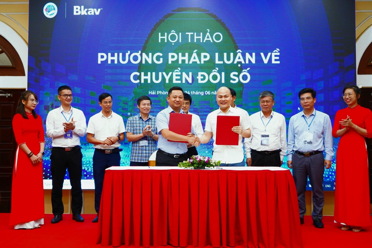 Sở TT&TT Hải Phòng và Tập đoàn BKAV ký kết biên bản ghi nhớ hợp tác nhằm mục đích thúc đẩy cam kết giữa 2 bên trong việc phối hợp thực hiện chuyển đổi số 
