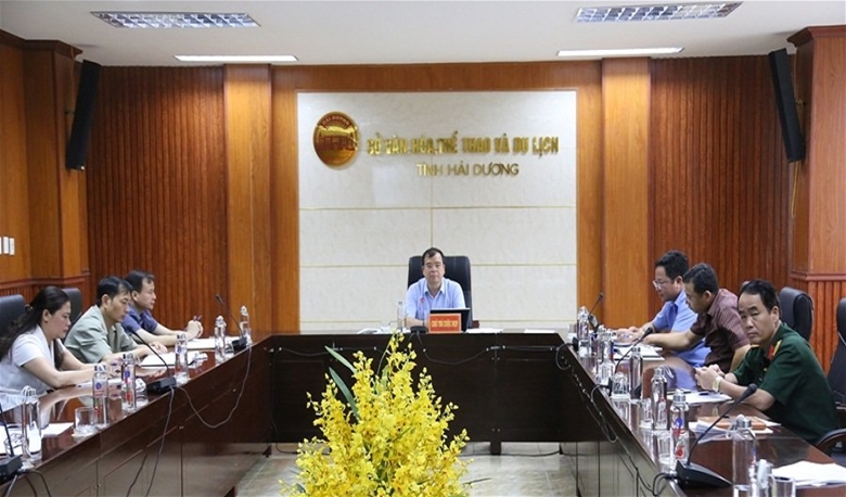 Ông Nguyễn Minh Hùng, Phó Chủ tịch UBND tỉnh Hải Dương, Trưởng Ban Tổ chức Lễ hội mùa thu Côn Sơn-Kiếp Bạc năm 2022 chủ trì phiên họp rà soát công tác chuẩn bị Lễ hội