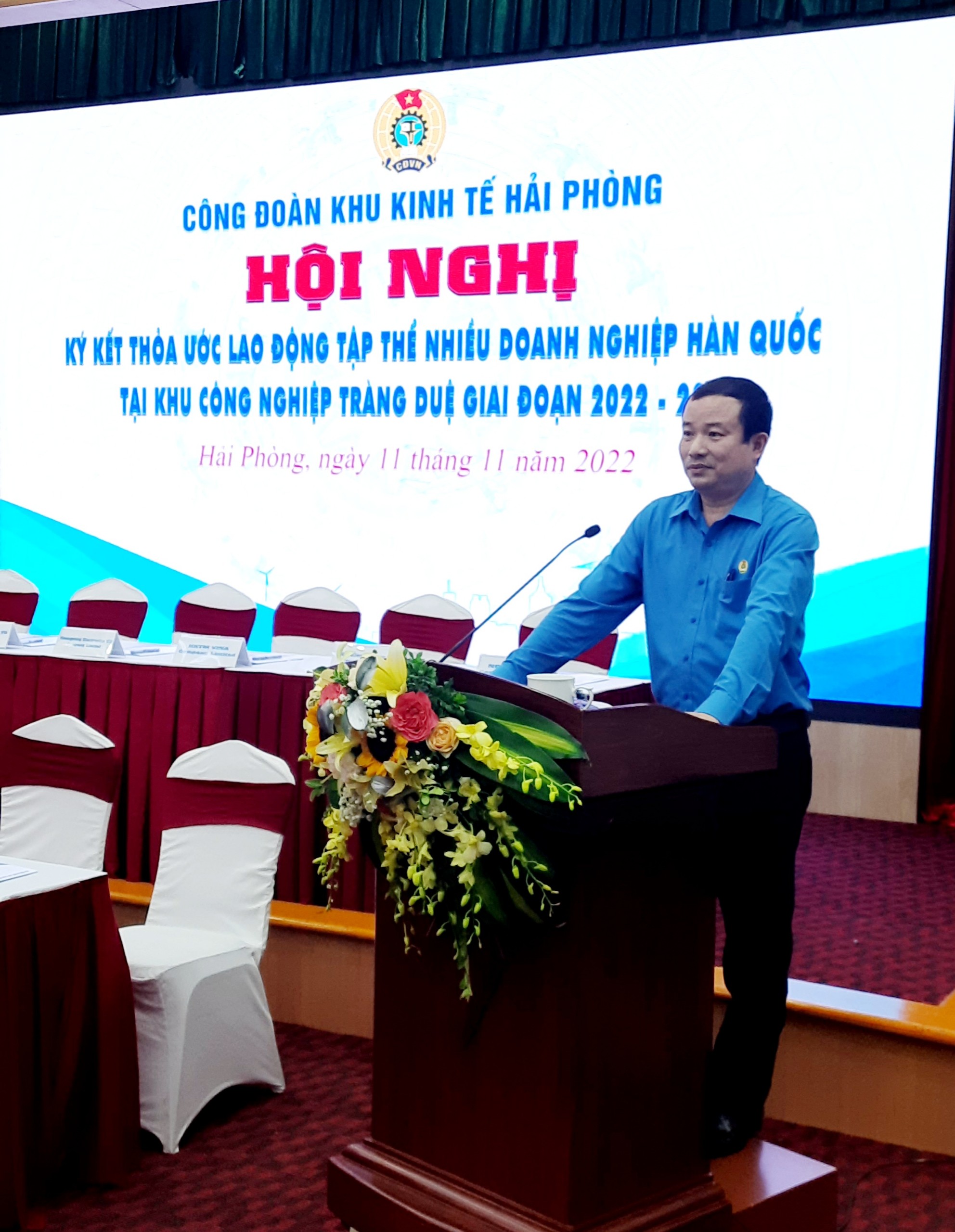 Ông Nguyễn Anh Tuân, Chủ tịch Liên đoàn Lao động thành phố Hải Phòng phát biểu tại Hội nghị