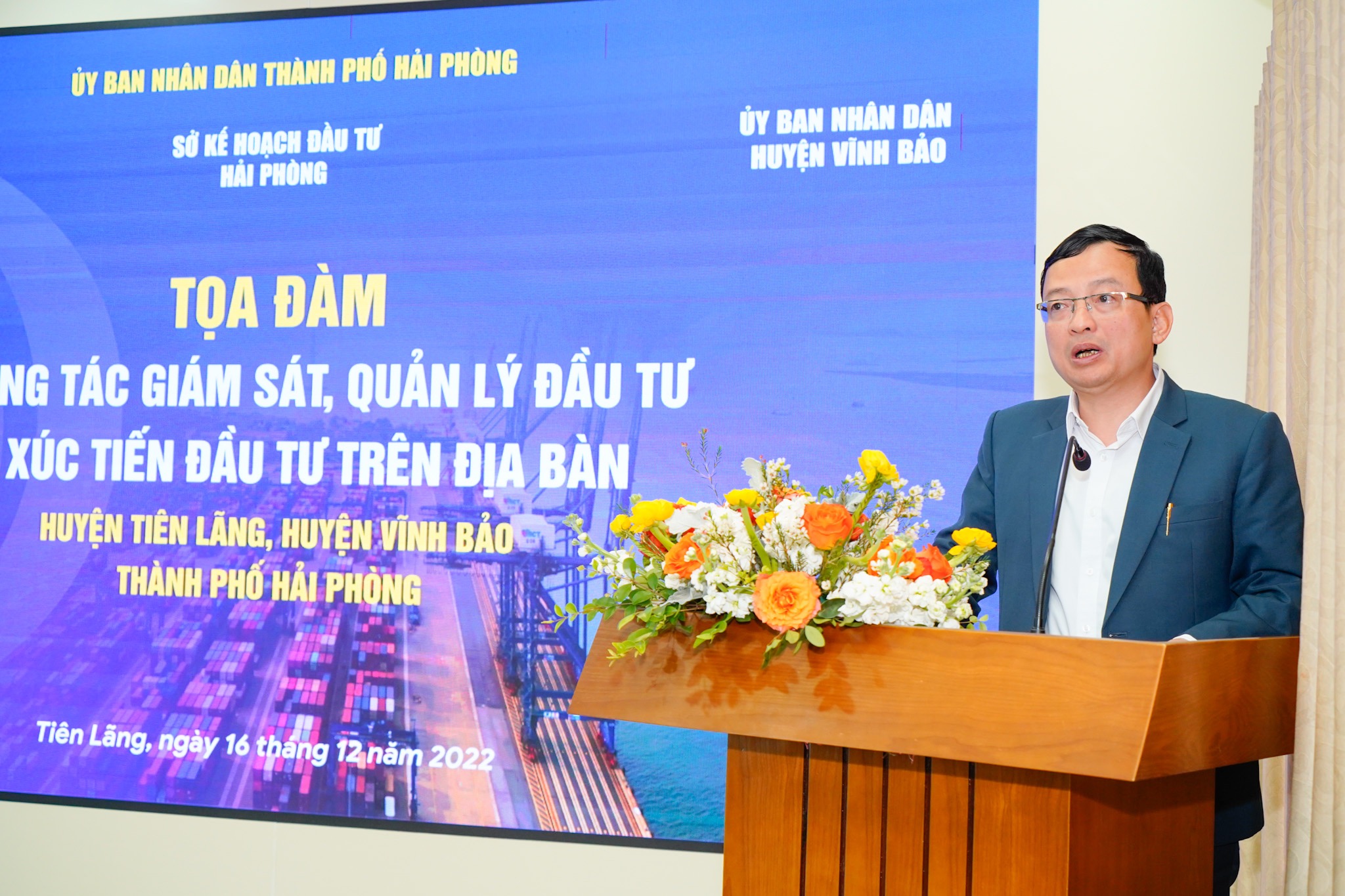 Ông Bùi Thành Cương, Chủ tịch UBND huyện Tiên Lãng phát biểu tại hội nghị