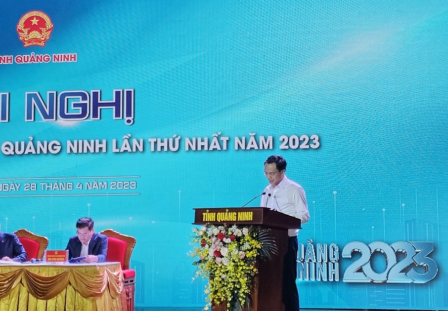 Ông Nguyễn Mạnh Cường, Giám đốc Sở Kế hoạch và Đầu tư Quảng Ninh trình bày báo cáo tại Hội nghị. Ảnh: Thanh Sơn