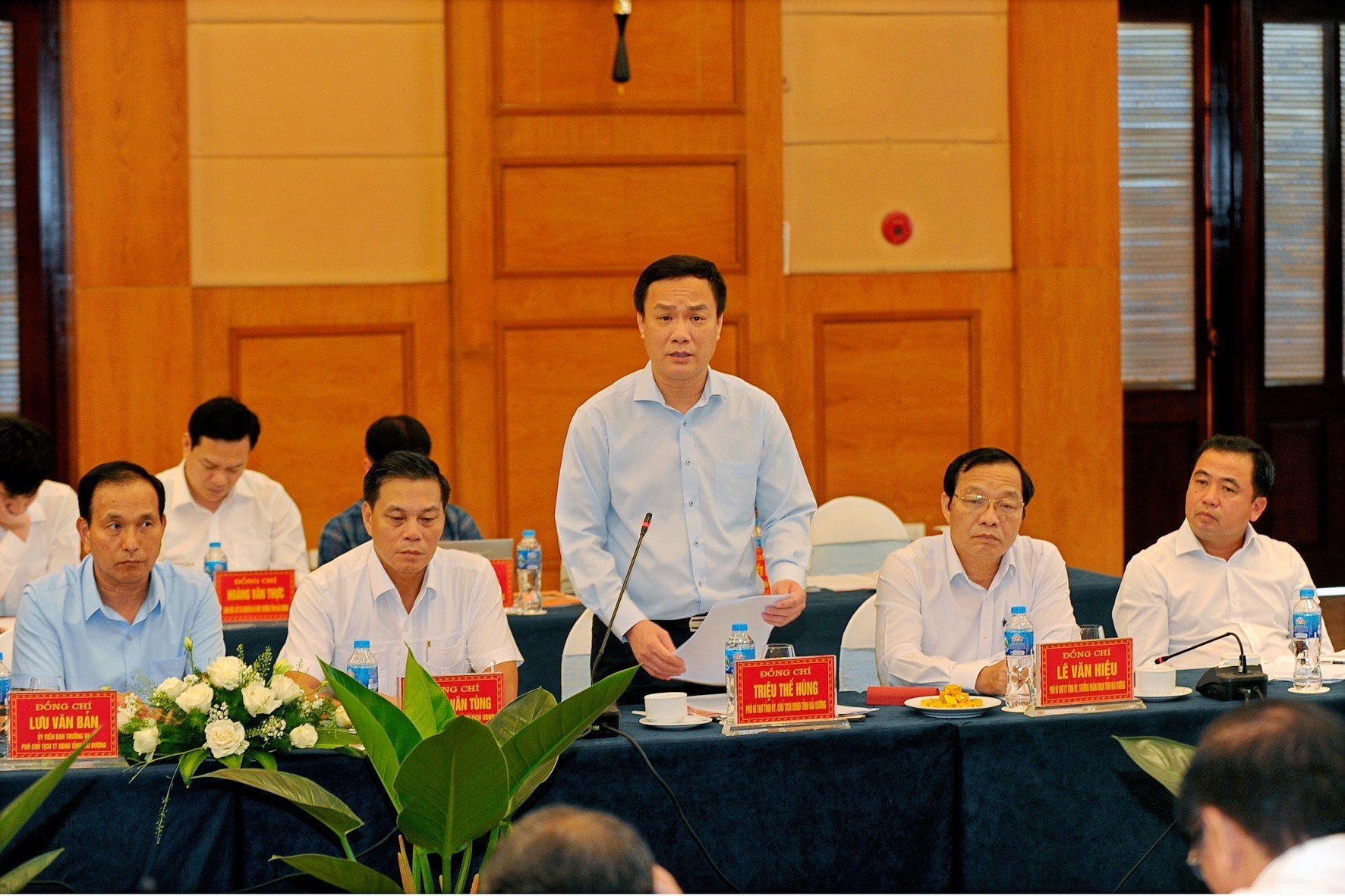 Ông Triệu Thế Hùng, Chủ tịch UBND tỉnh Hải Dương phát biểu tại cuộc làm việc. Ảnh: Thành Chung