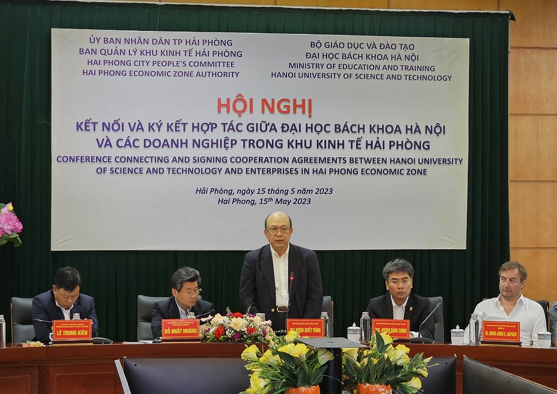 Ông Huỳnh Quyết Thắng, Giám đốc Đại học Bách Khoa Hà Nội giới thiệu những thế mạnh trong đào tạo của nhà trường