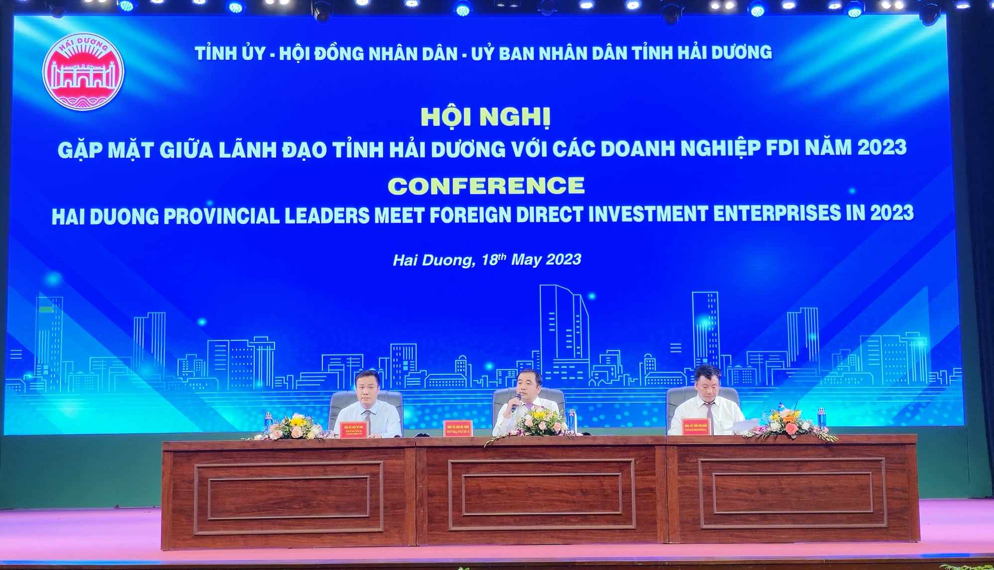 Lãnh đạo tỉnh Hải Dương đối thoại với các doanh nghiệp FDI tại hội nghị. Ảnh: Thanh Sơn