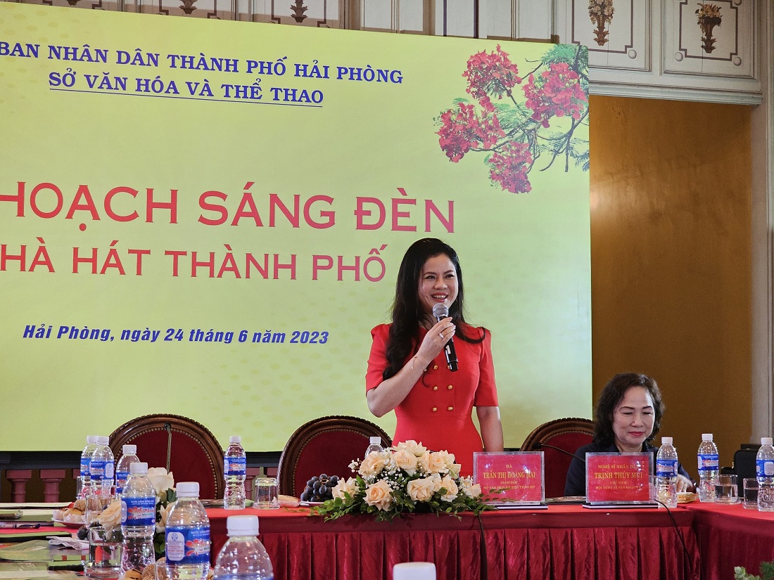 Bà Trần Thị Hoàng Mai, Giám đốc Sở Văn hóa và Thể thao Hải Phòng phát biểu khai mạc