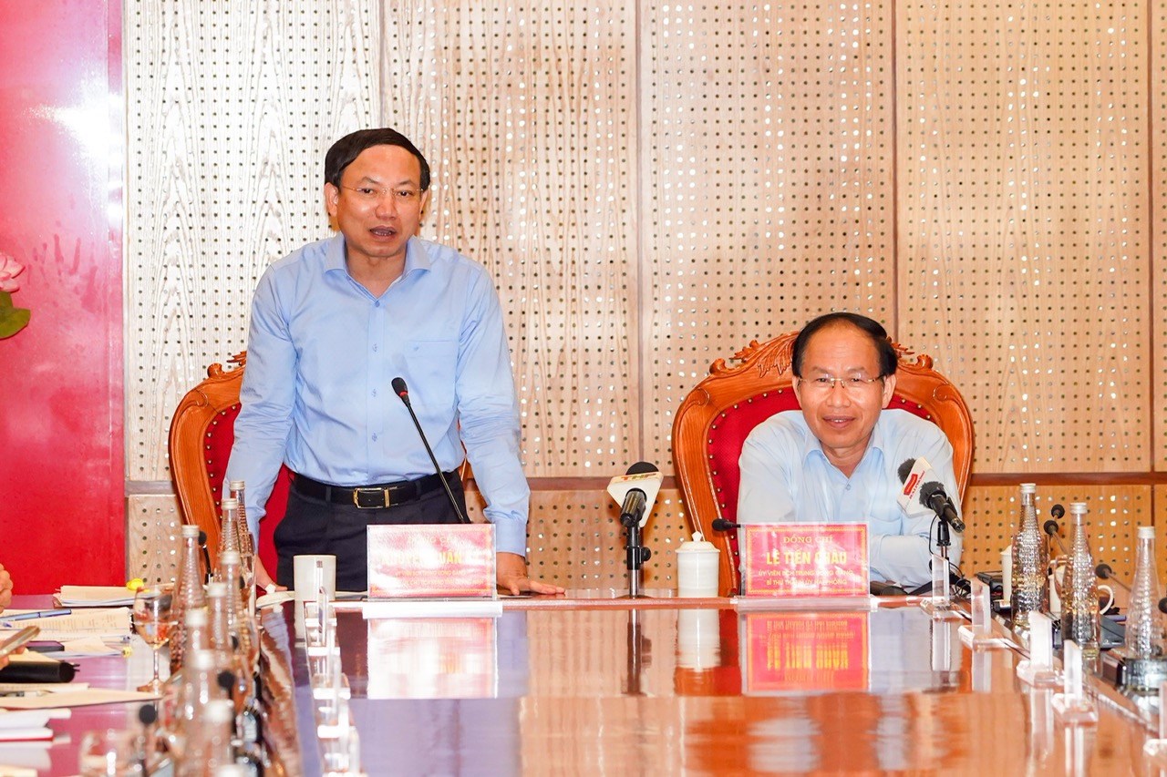 Ông Nguyễn Xuân Ký, Bí thư Tỉnh ủy Quảng Ninh phát biểu tại cuộc làm việc