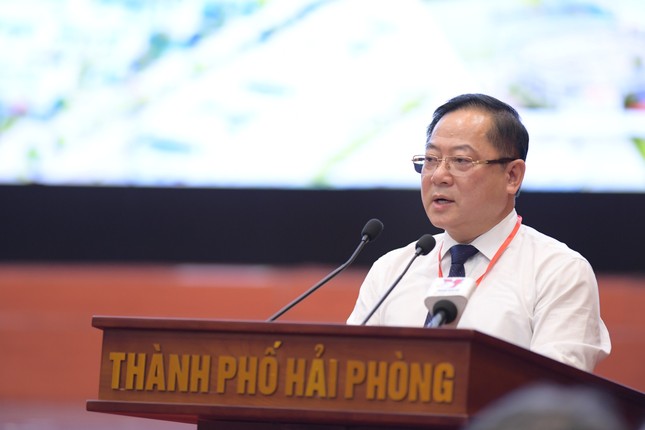 Ông Lê Xuân Sơn, Tổng Biên tập Báo Tiền Phong phát biểu khai mạc Hội thảo