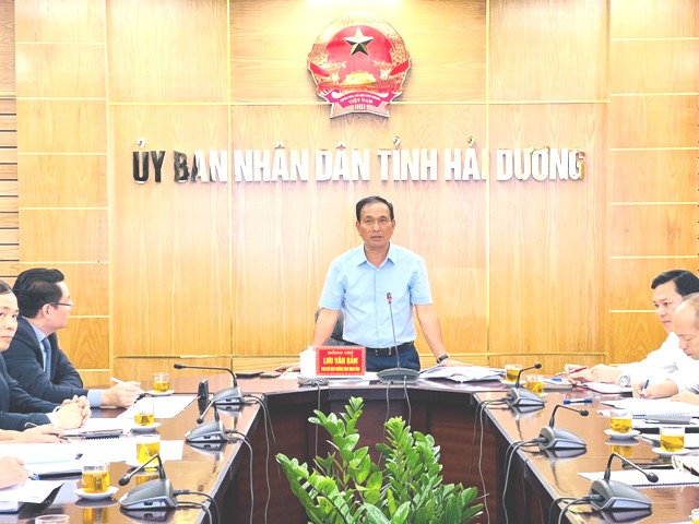 Ông Lưu Văn Bản, Phó Chủ tịch Thường trực UBND tỉnh Hải Dương phát biểu tại buổi làm việc