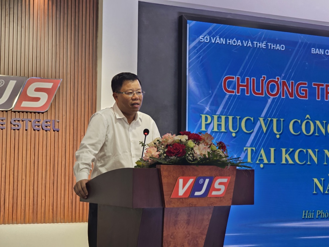 Ông Lê Trung Kiên, Trưởng ban Ban quản lý Khu kinh tế Hải Phòng phát biểu tại Chương trình