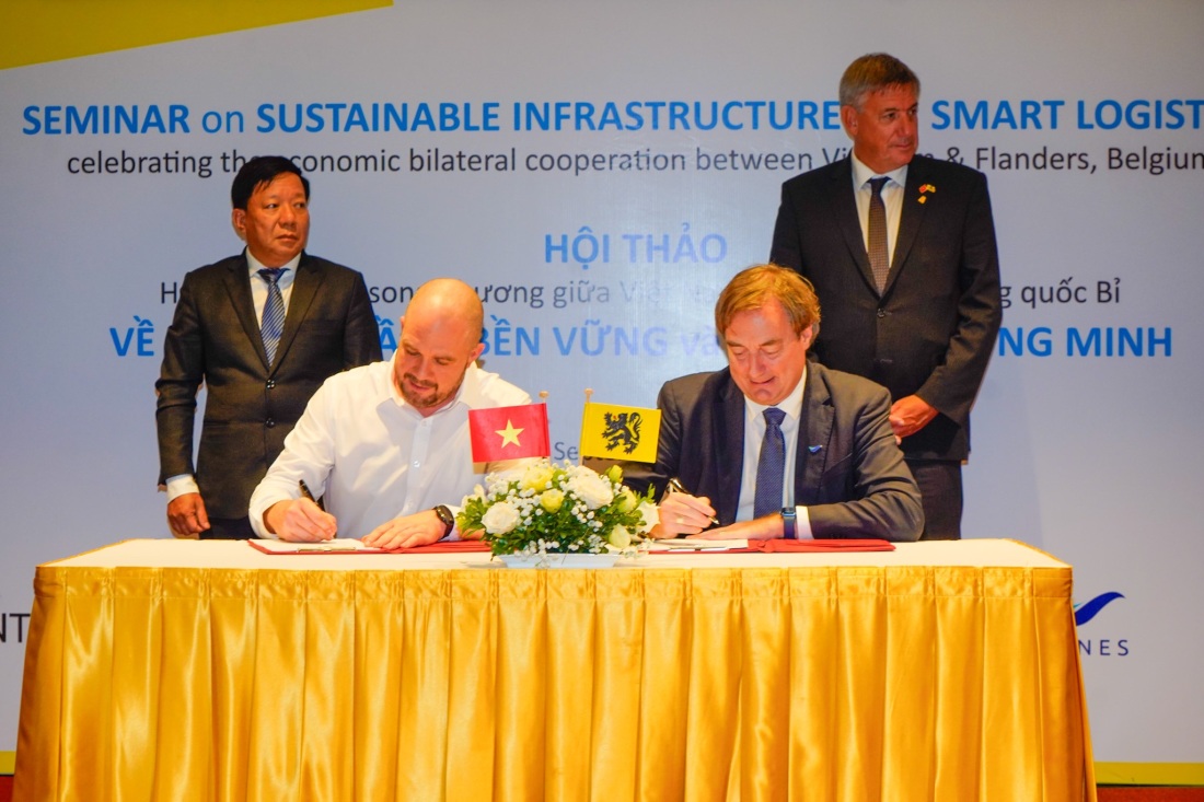 Lễ ký kết hợp đồng mua bán Chứng nhận năng lượng tái tạo giữa Công ty TNHH Năng lượng xanh DEEP C (Việt Nam) và Công ty TNHH Polarium Việt Nam (Thụy Điển)