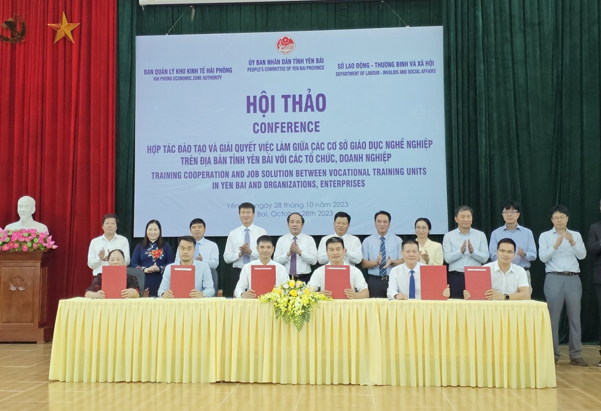 Các cơ sở dạy nghề của tỉnh Yên Bái với đại diện các đơn vị trên địa bàn Thành phố Hải Phòng ký kết thoả thuận hợp tác