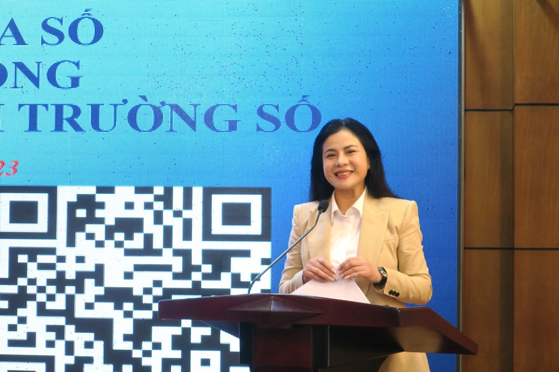 Bà Trần Thị Hoàng Mai, Giám đốc Sở Văn hóa và Thể thao Hải Phòng phát biểu tại hội thảo
